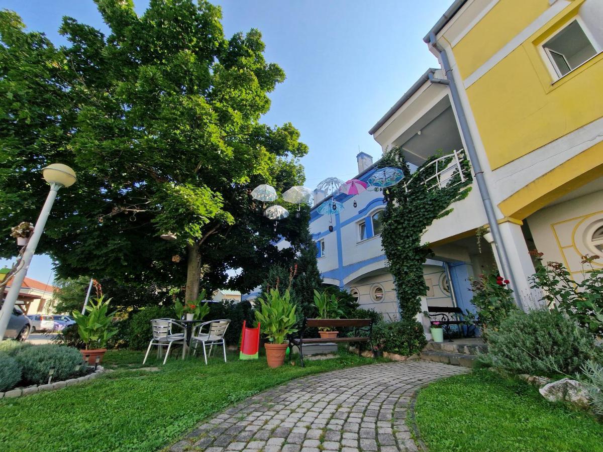 Rozina Apartman Mosonmagyaróvár 外观 照片